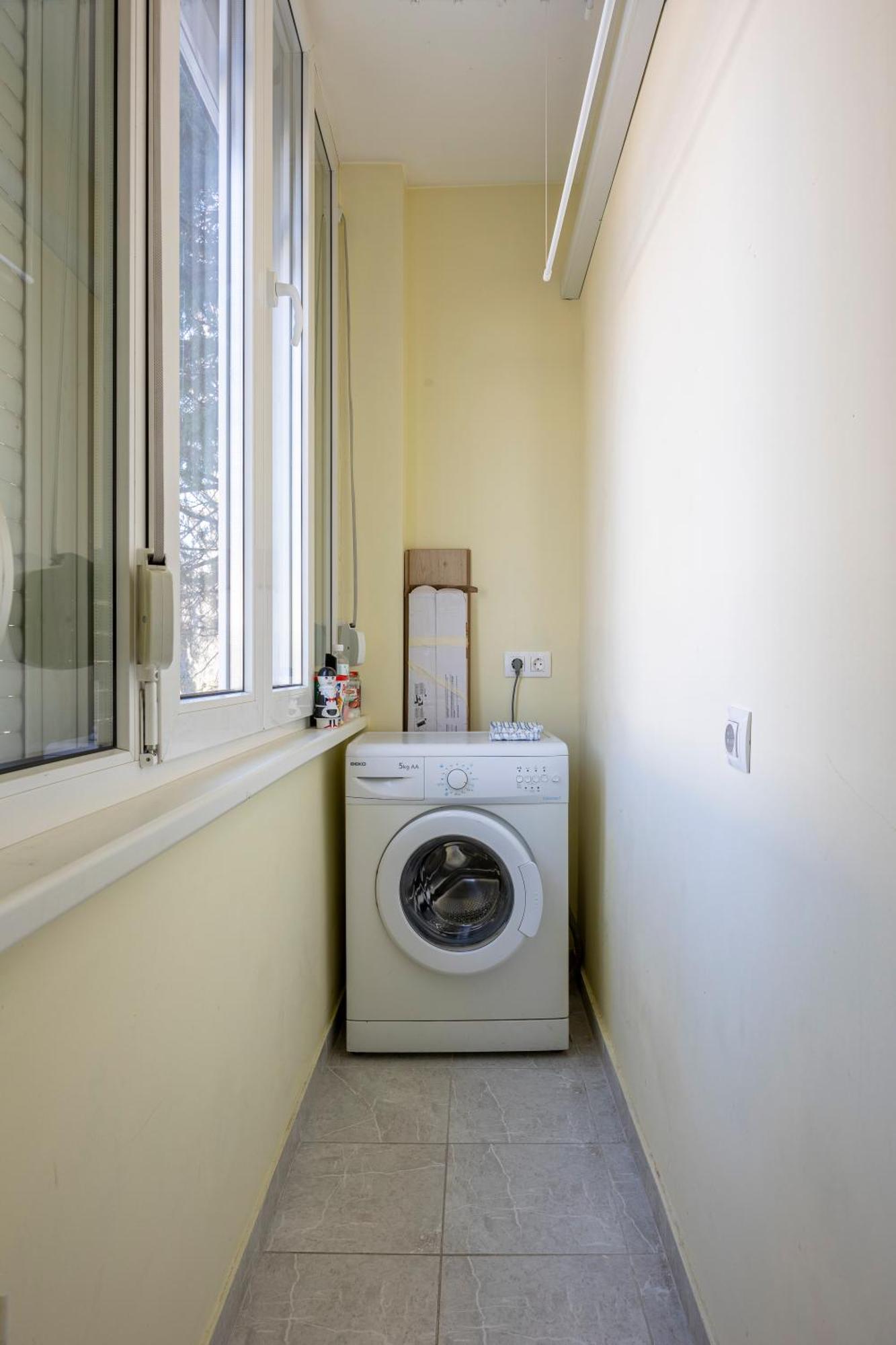 Apartemen Modern Place 2bdr 1livingroom Sofia